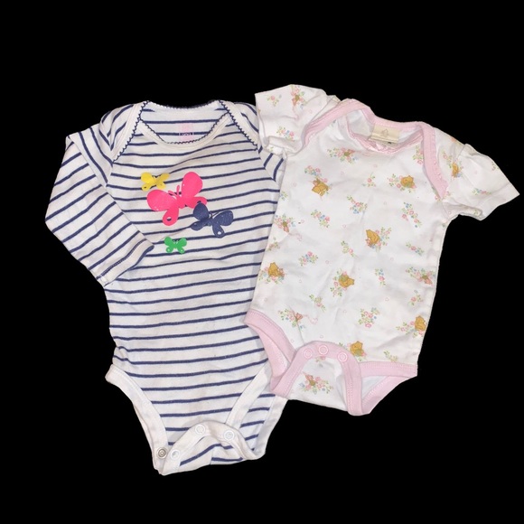 2 Girls Onesies sizes 3 & 6 mos - Picture 1 of 7